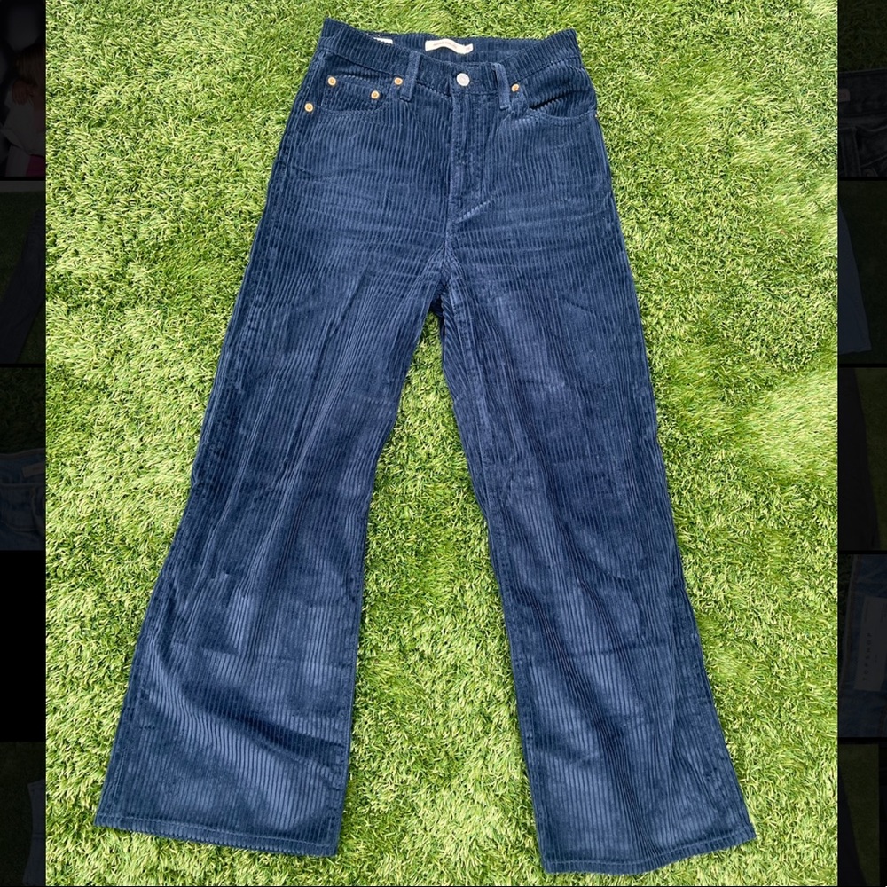 Levis Ribcage Flare, Navy Corduroy